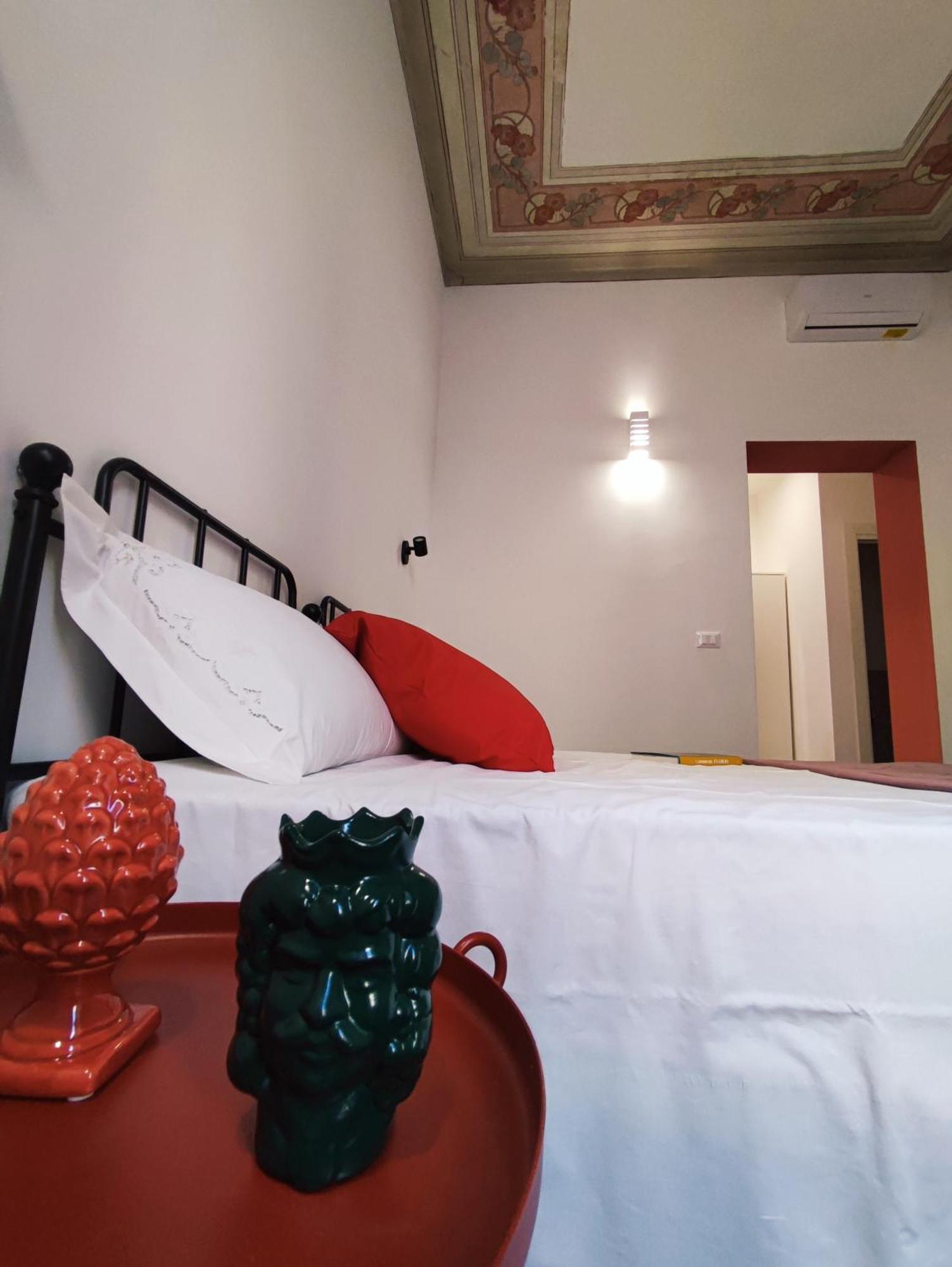Donna Oliva Guest House Palermo Exterior foto